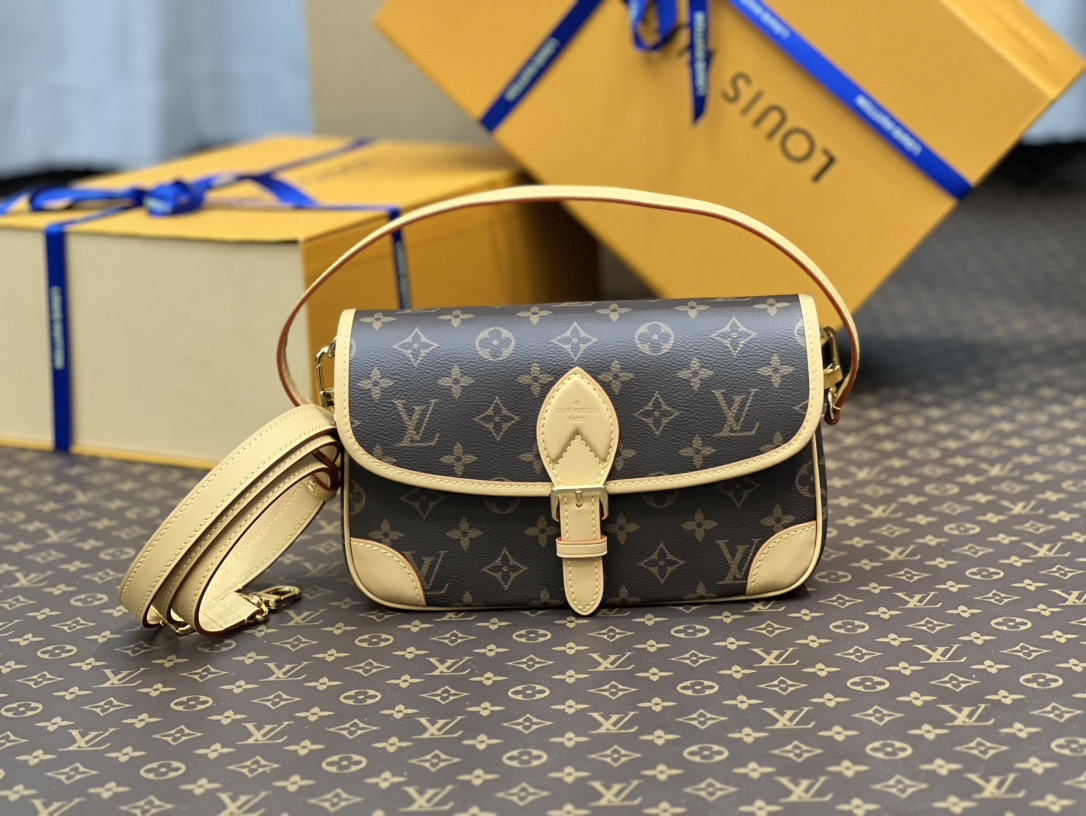 LV M45985 Diane 9.4 x 5.9 x 3.5 inches