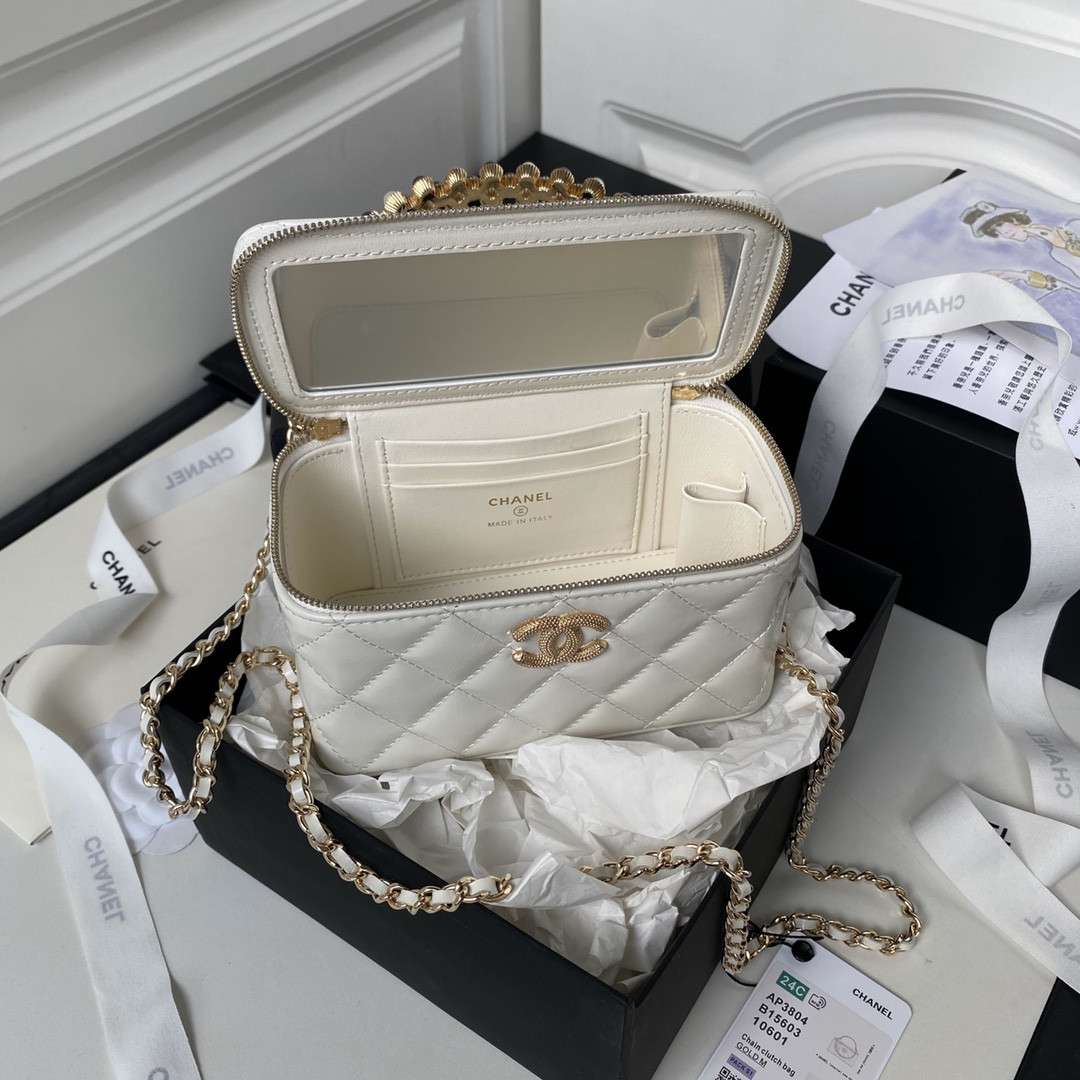 Ch*el 24p chain leather square box shoulder bag white 16x10x8cm