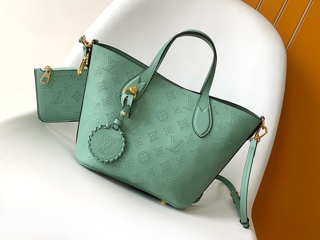 LV Blossom M24930 20.0 x 20.0 x 12.5 CM