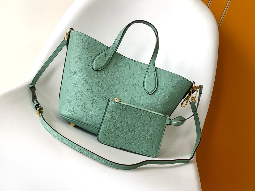 LV Blossom M24930 20.0 x 20.0 x 12.5 CM