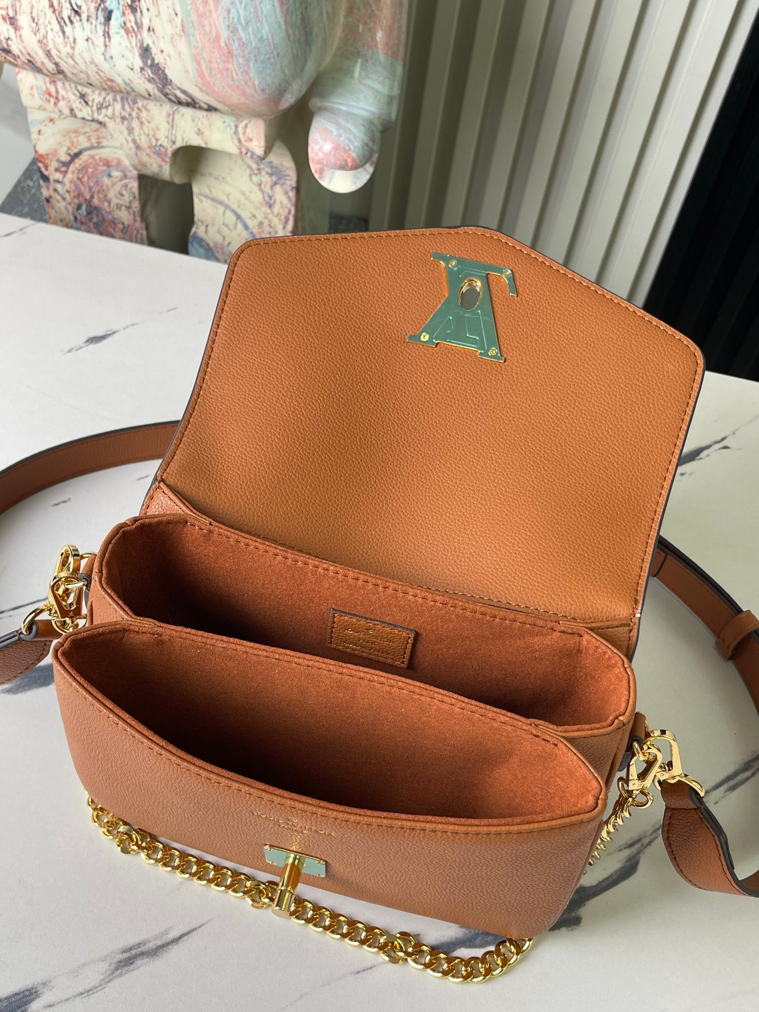 lv m22952 oxF0rd 8.7 x 6.3 x 3.7 inches