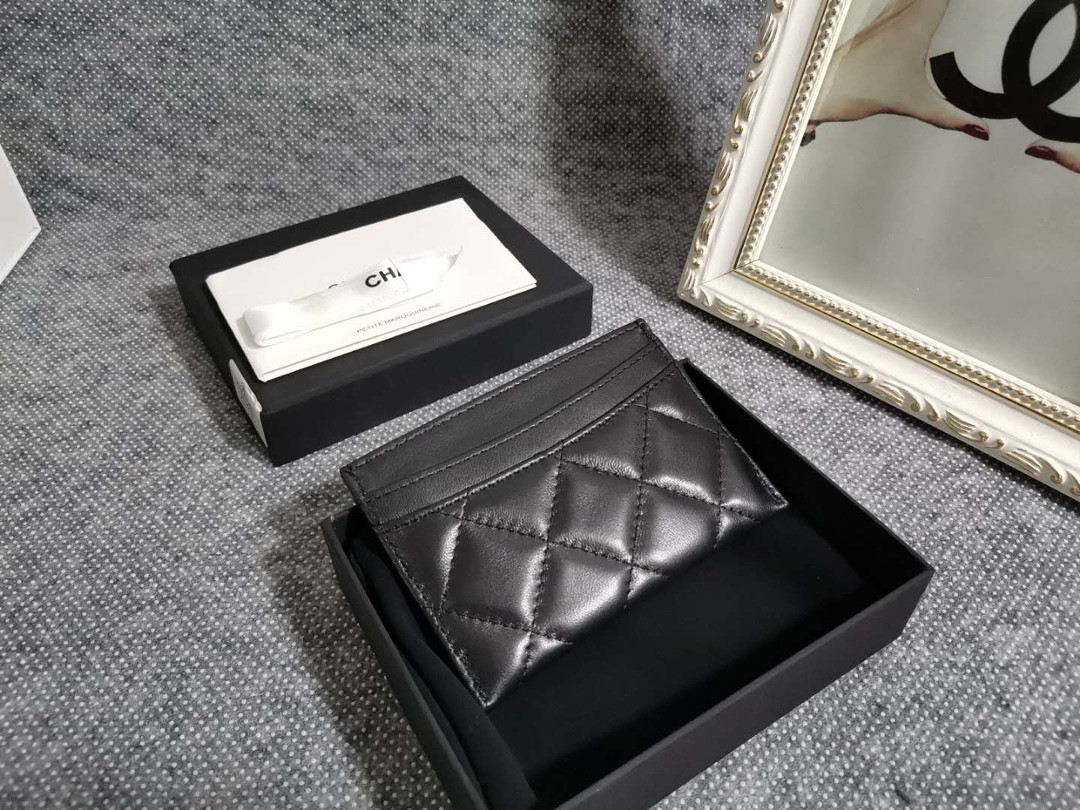 Ch*el card holder 10cm