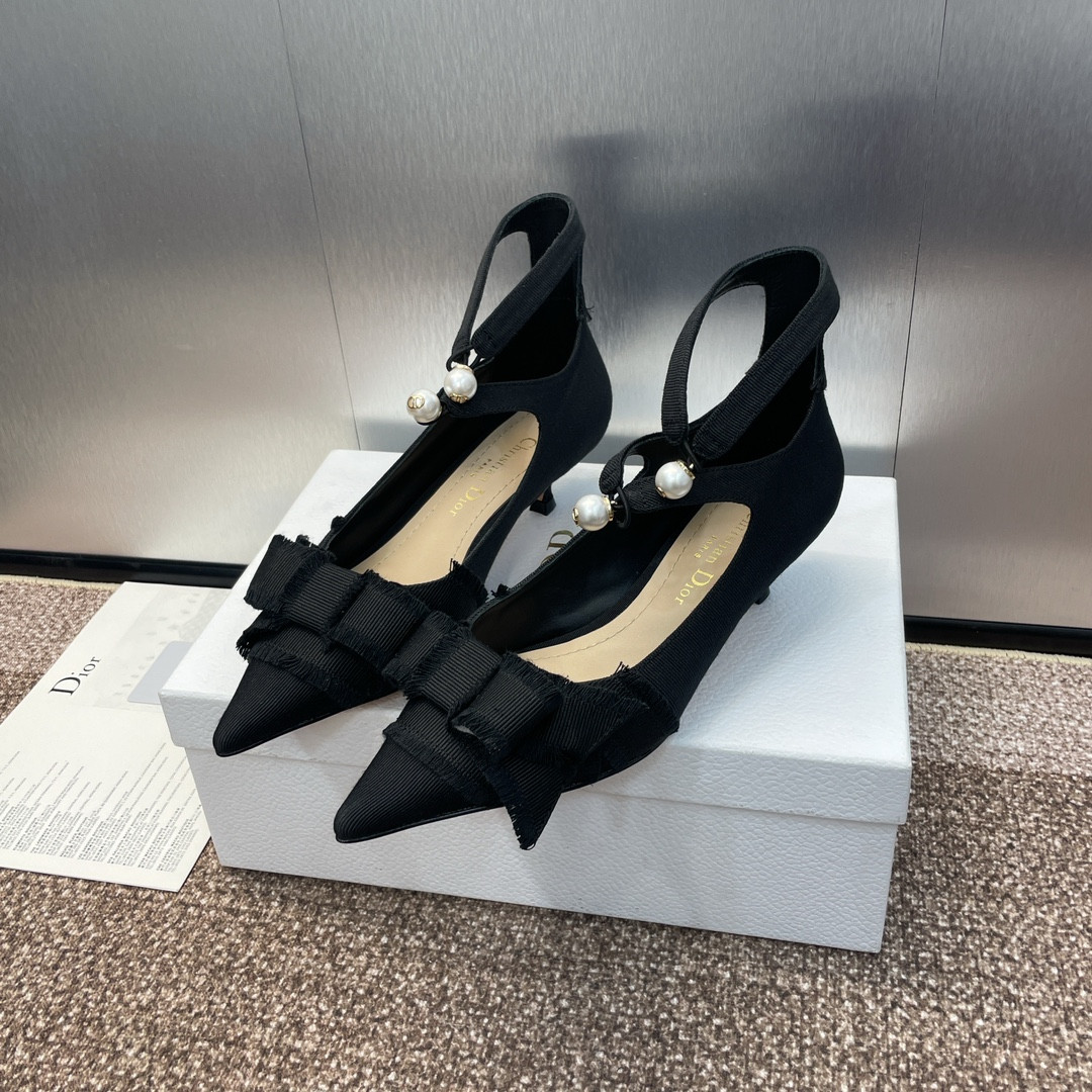 ua D*or aD*orable pump
