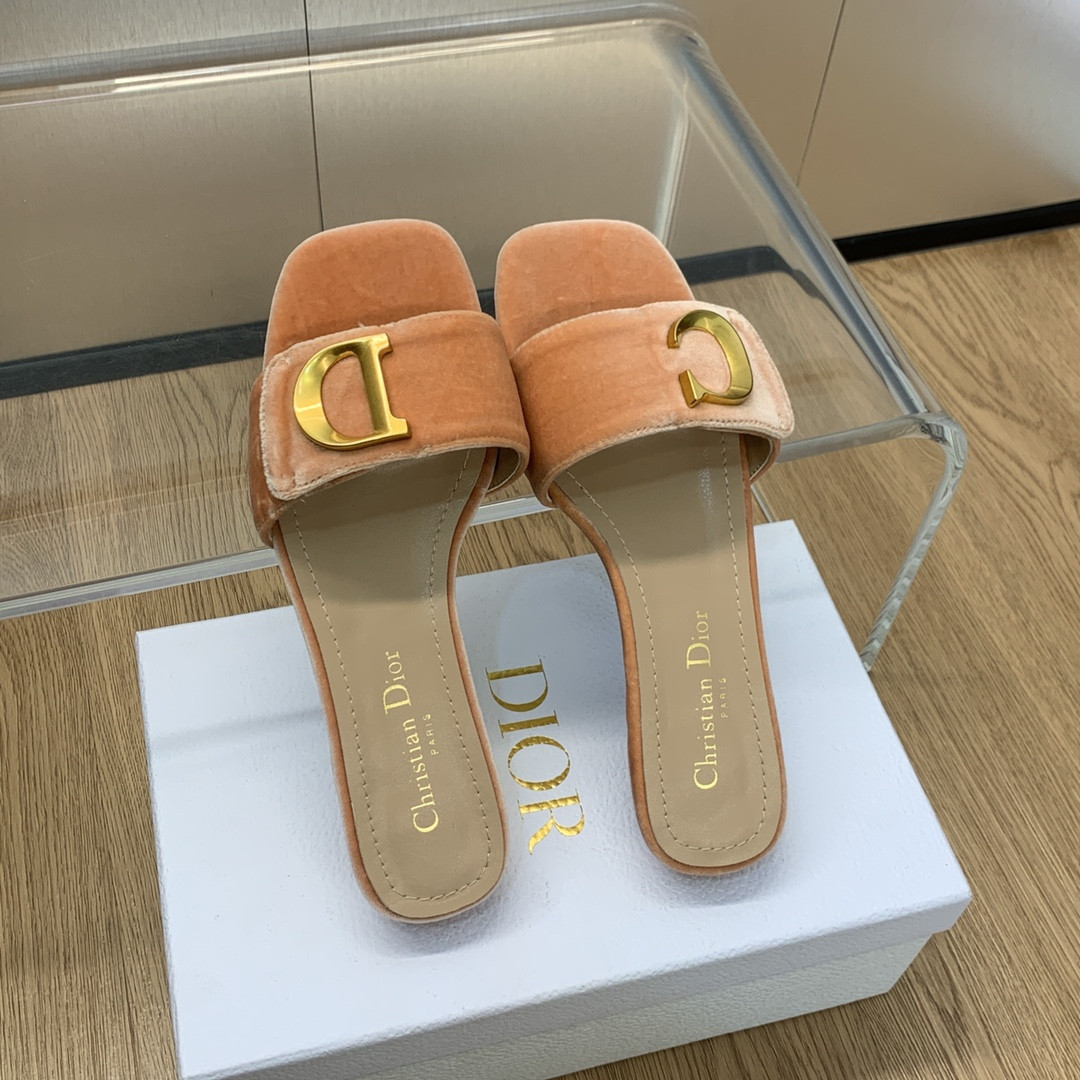 ua D*or or c