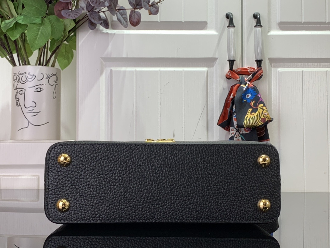 LV Capucines BB M24698 27x18x9 cm