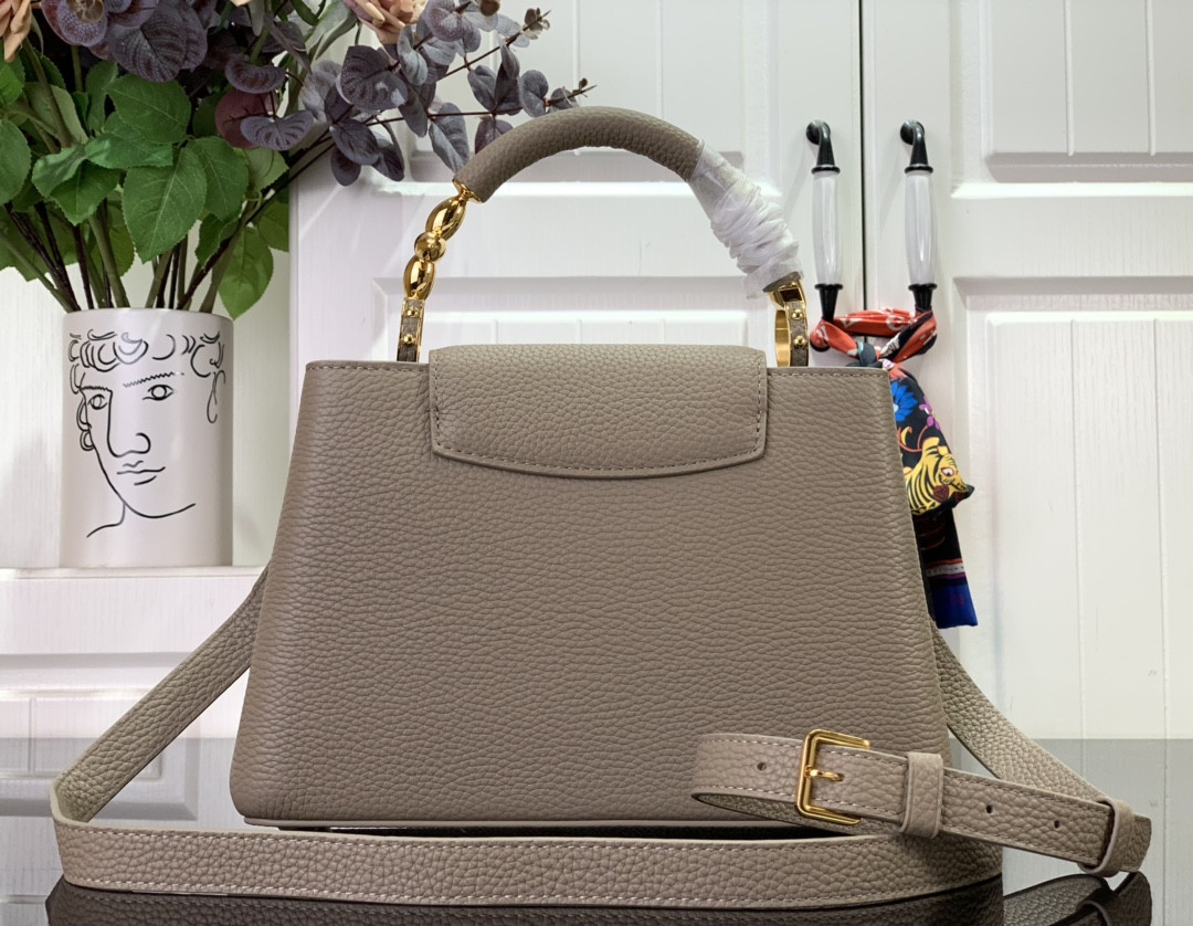 LV Capucines BB M4886 27x18x9cm