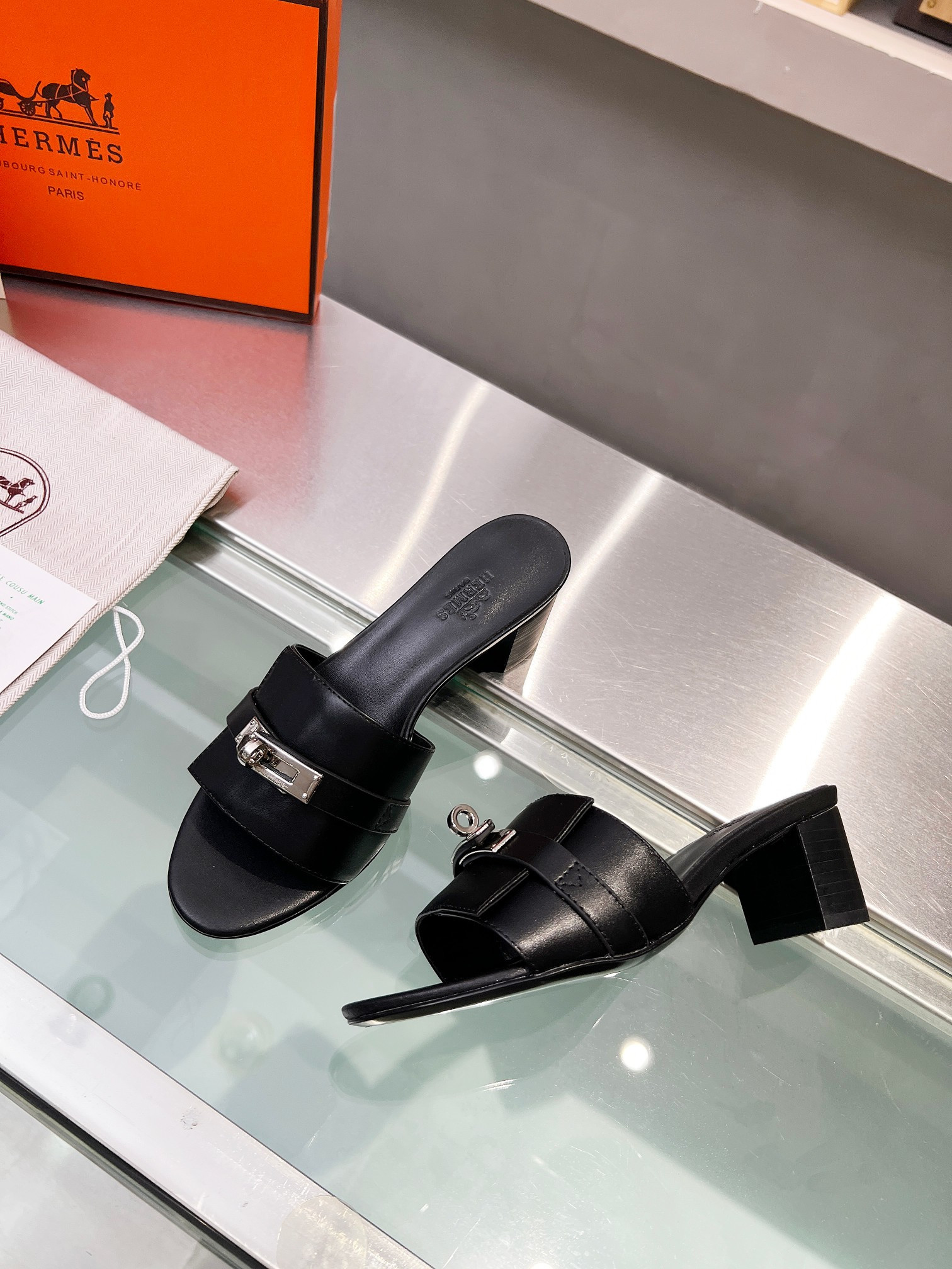 ua H**mes gigi 50 sandal