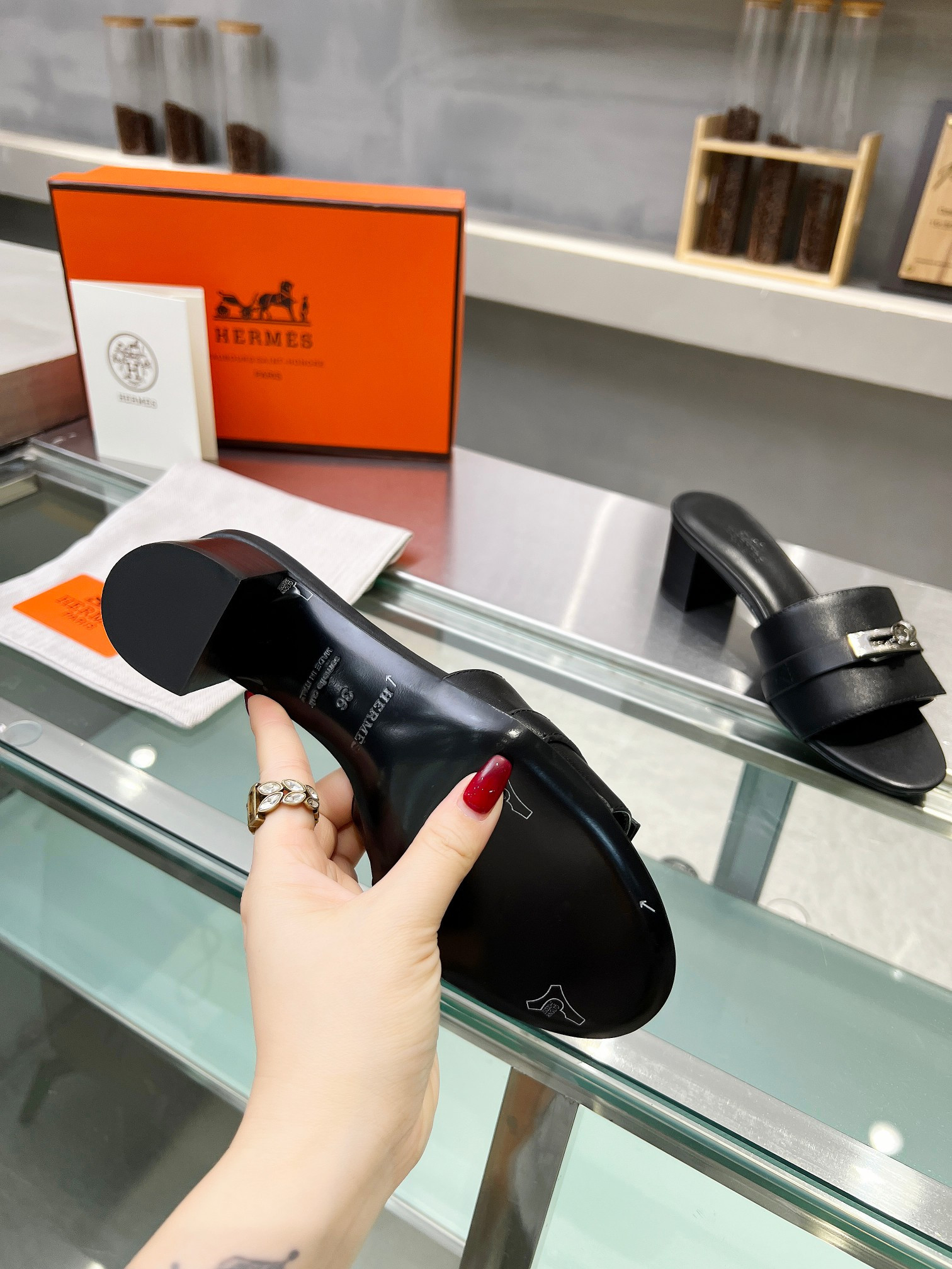 ua H**mes gigi 50 sandal