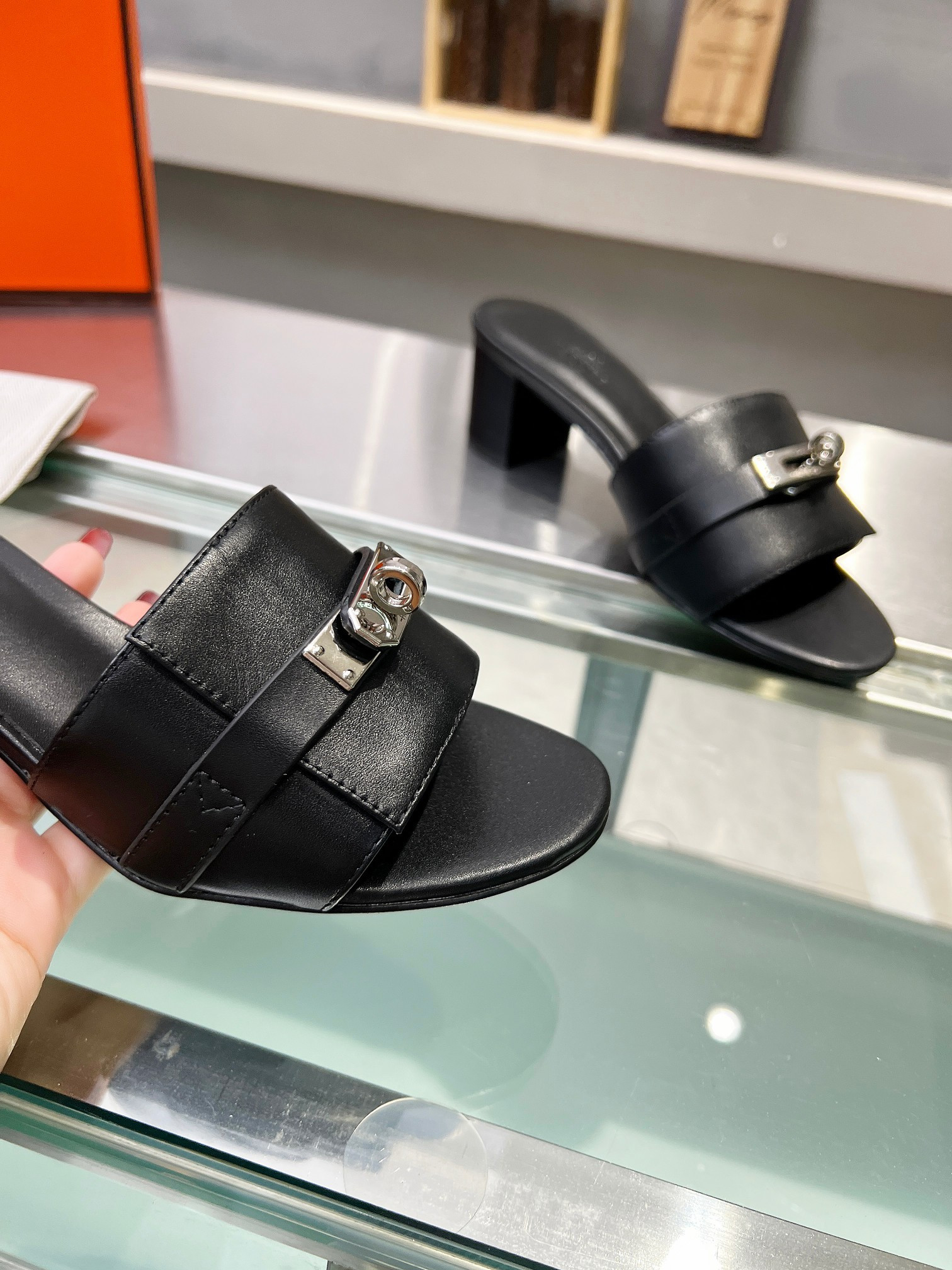 ua H**mes gigi 50 sandal