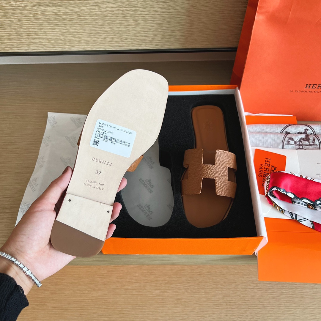 ua H**mes oran sandal