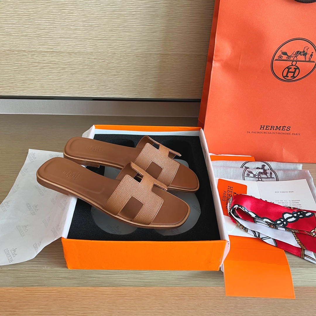 ua H**mes oran sandal