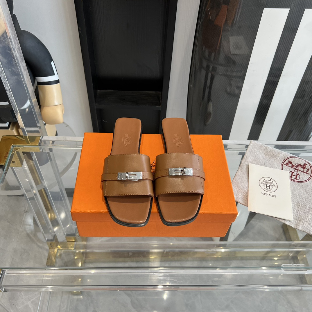 ua H**mes giulia sandal