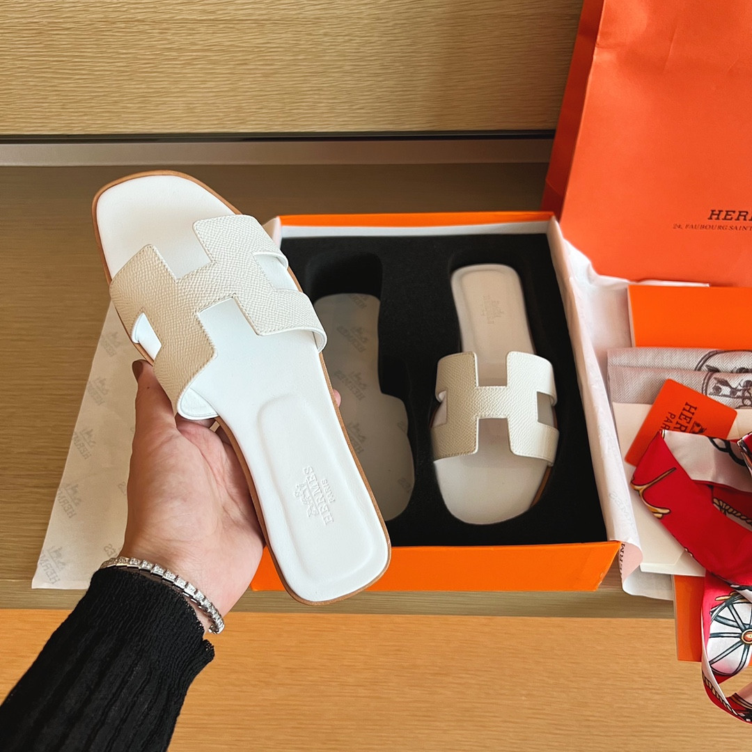 ua H**mes oran sandal