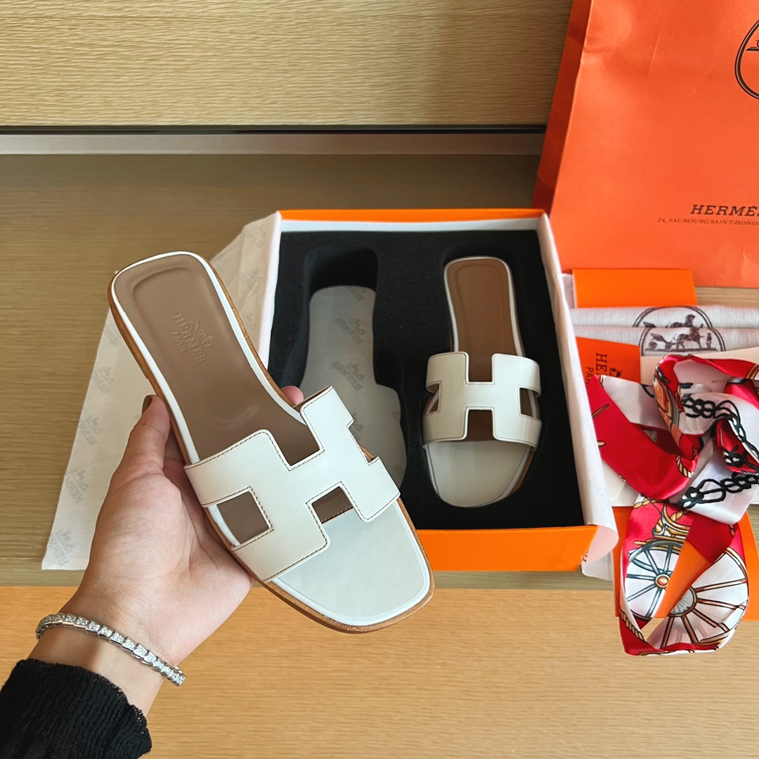 ua H**mes oran sandal