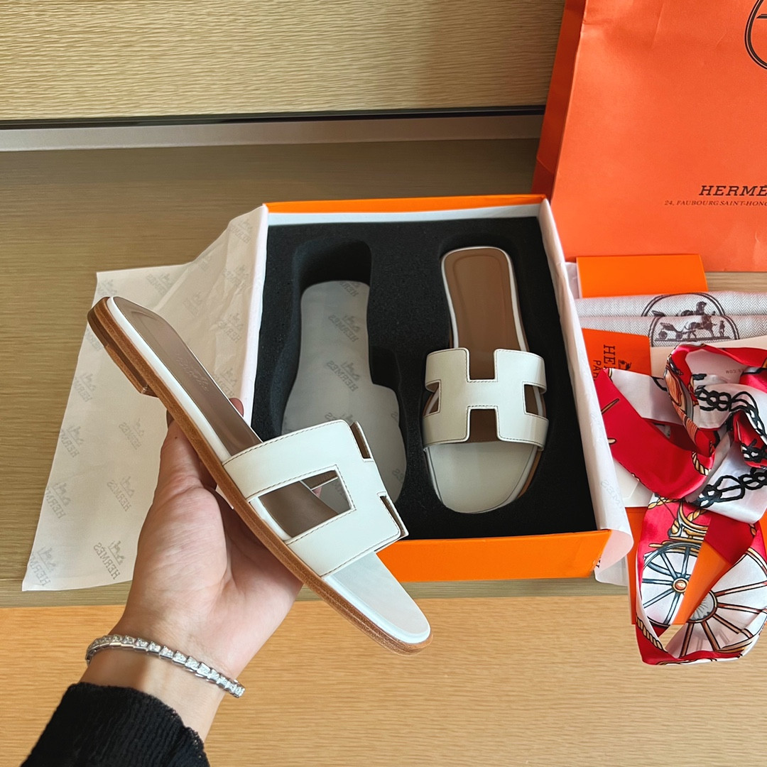 ua H**mes oran sandal