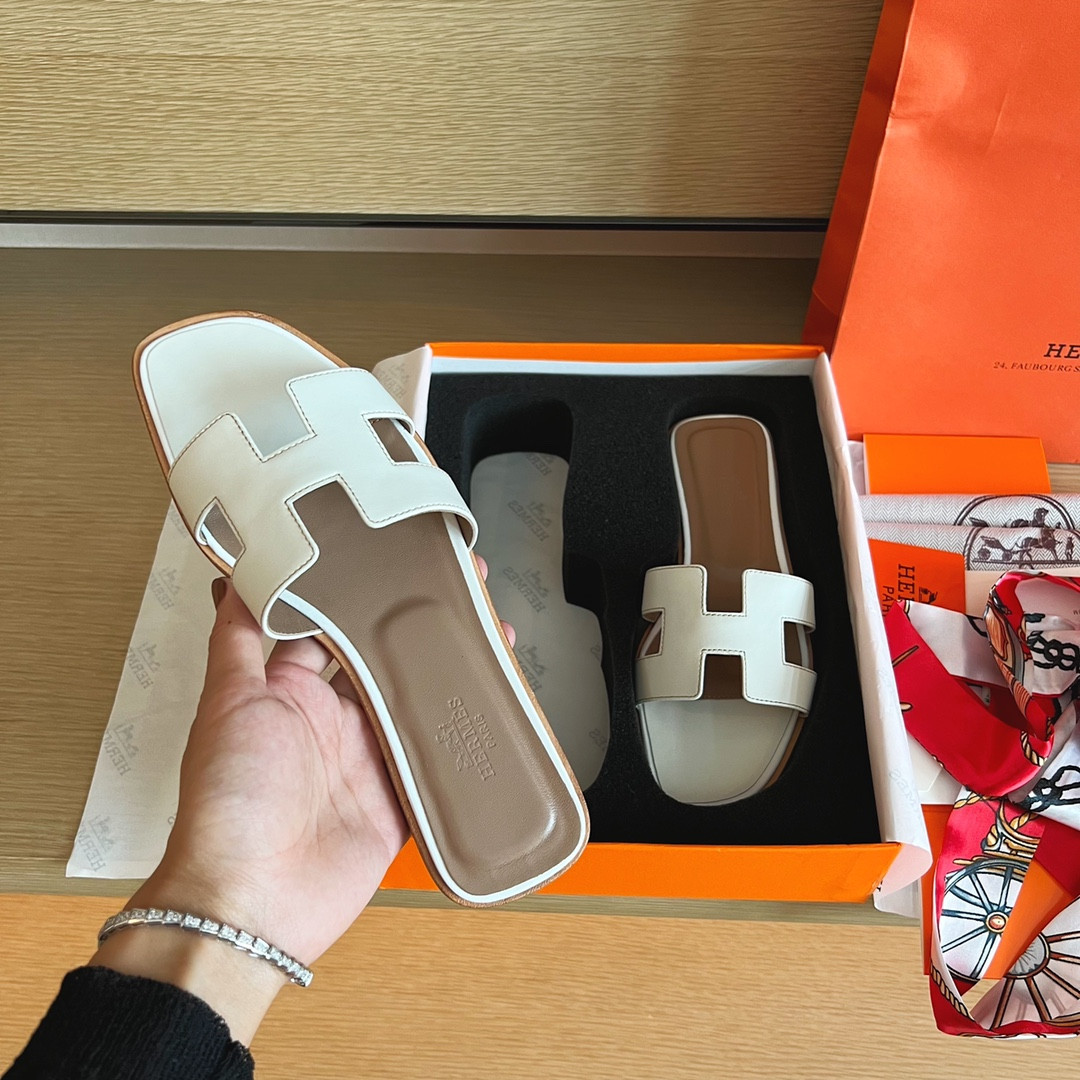 ua H**mes oran sandal