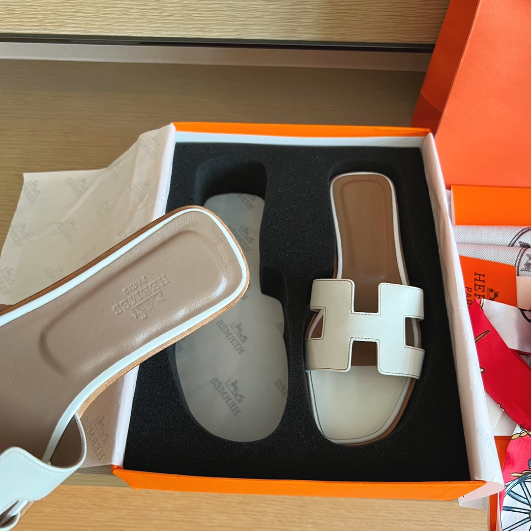 ua H**mes oran sandal