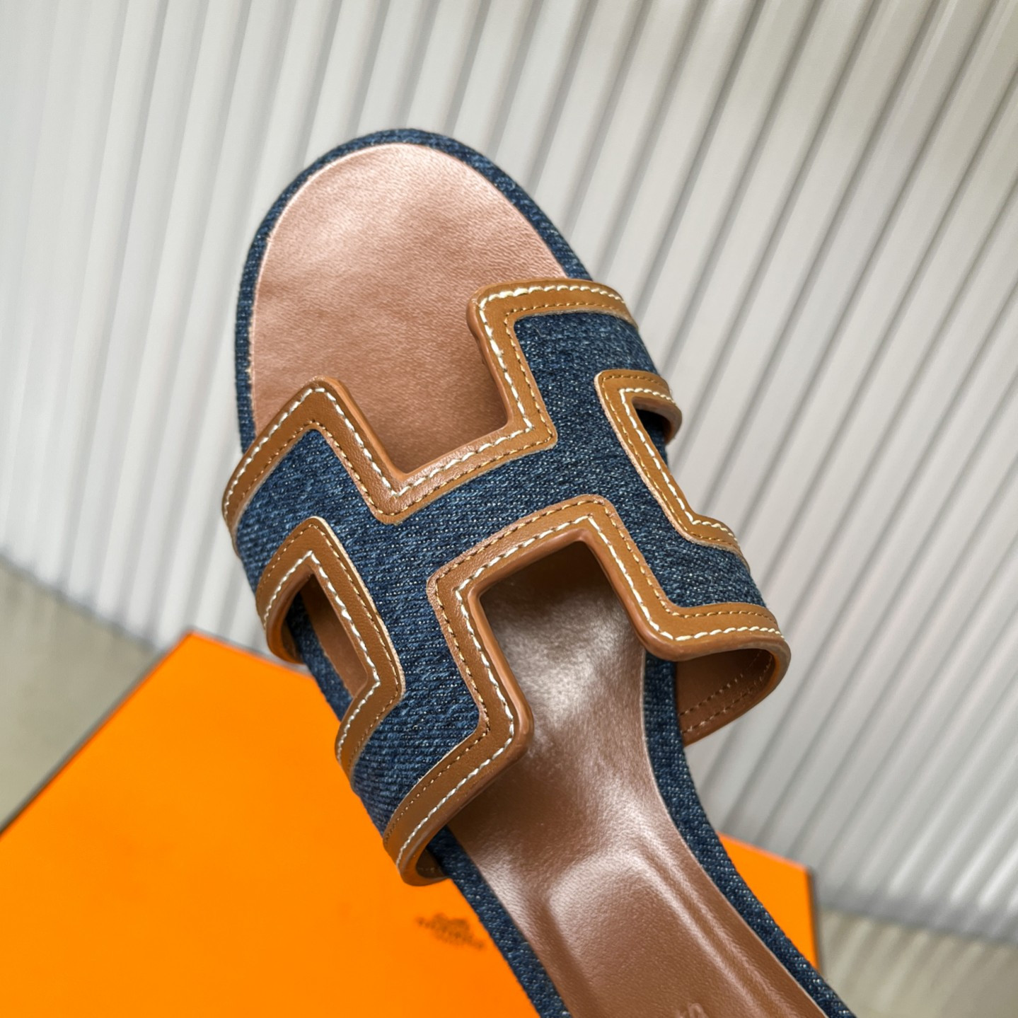 ua H**mes oasis sandal
