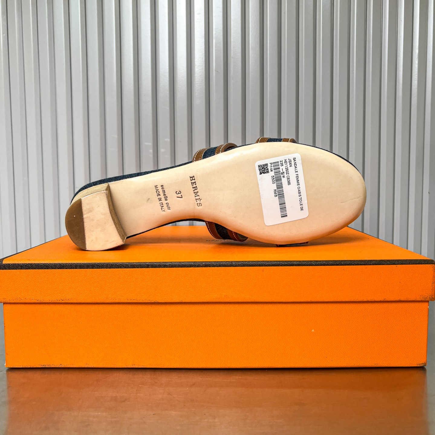 ua H**mes oasis sandal