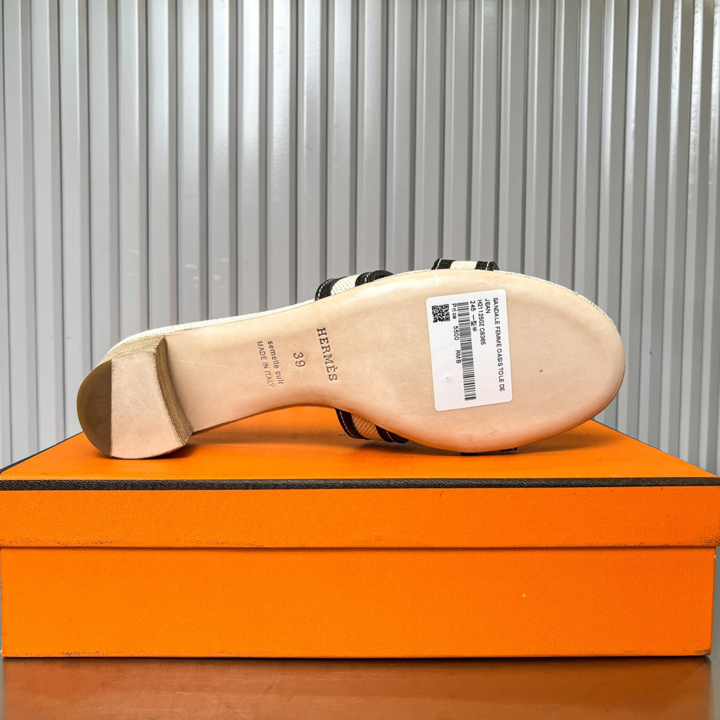 ua H**mes oasis sandal