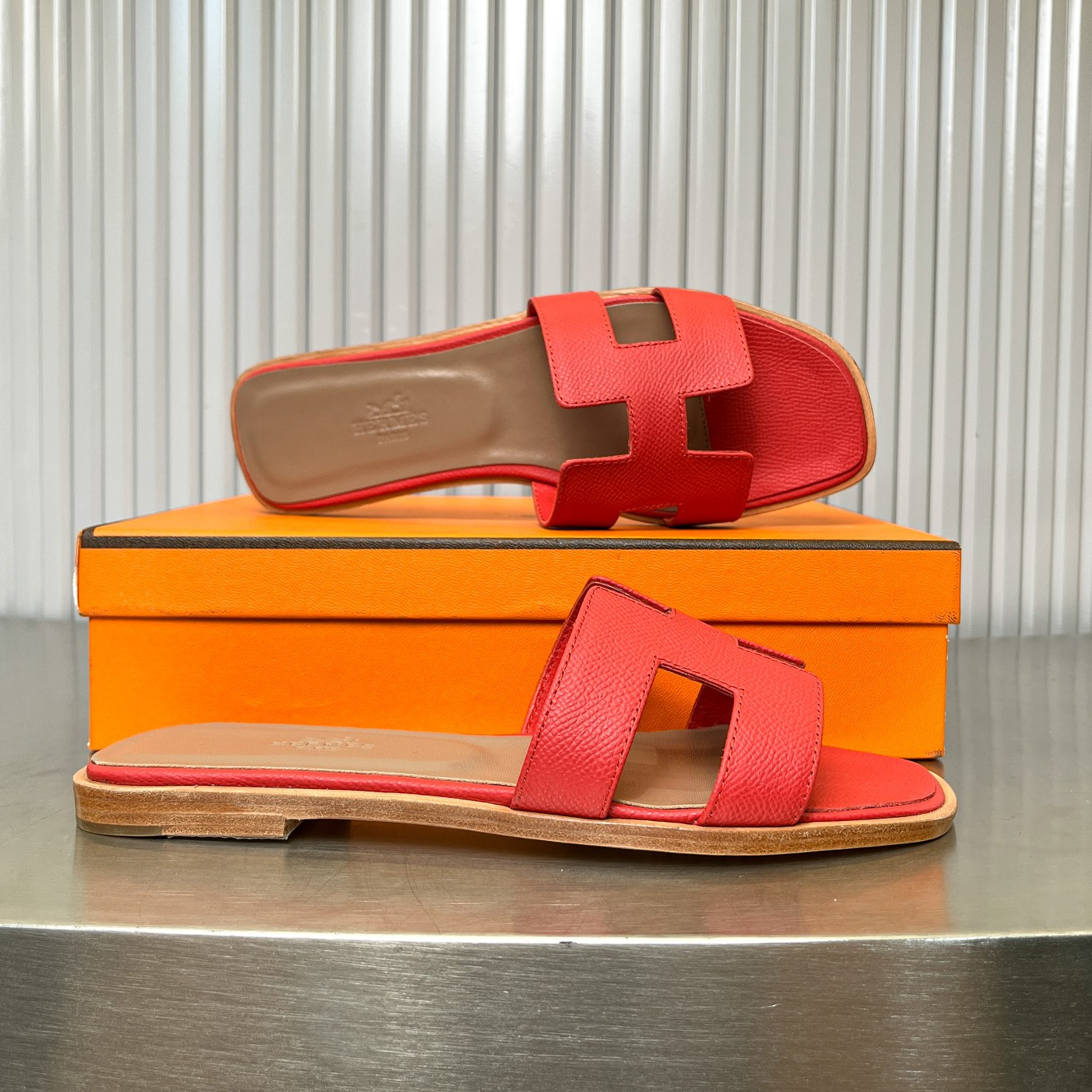 ua H**mes oran sandal