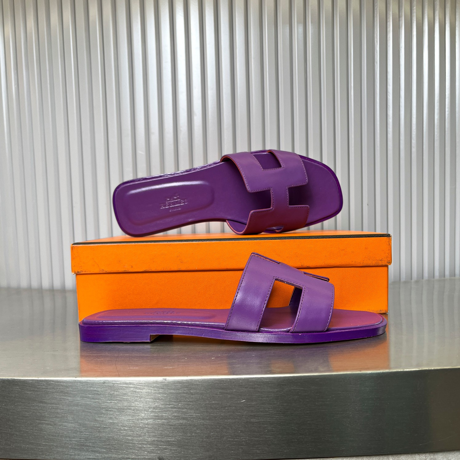 ua H**mes oran sandal