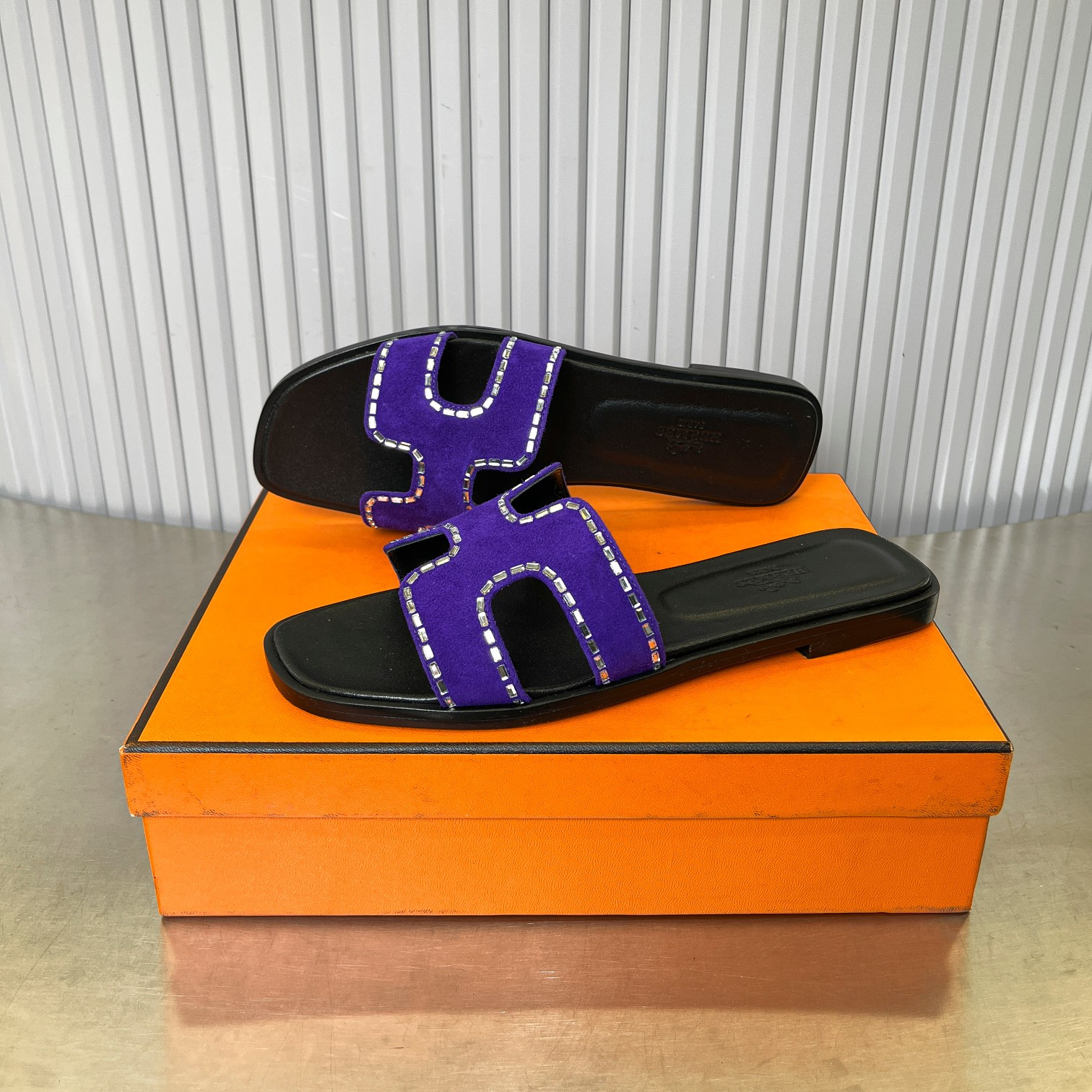 ua H**mes oran sandal