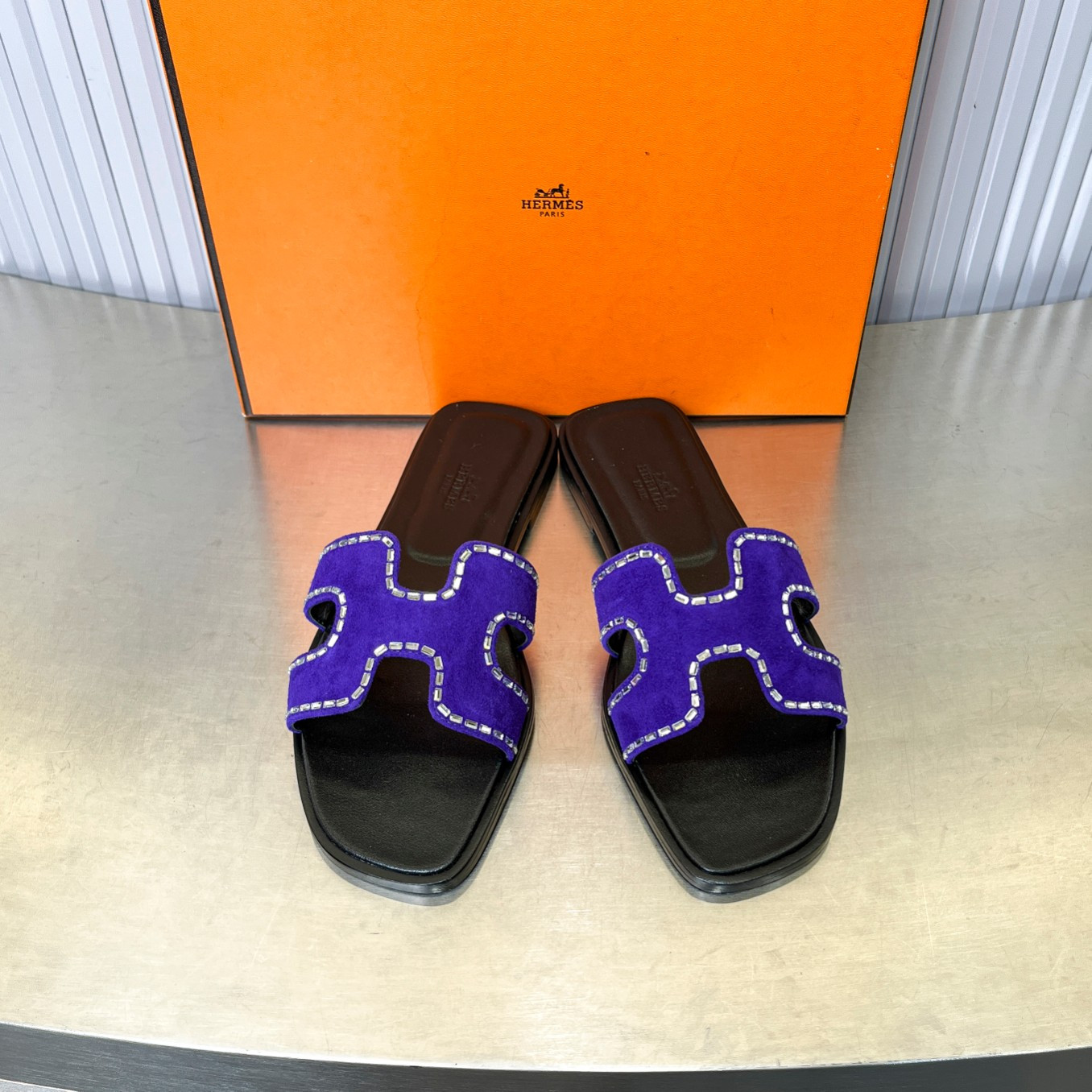 ua H**mes oran sandal