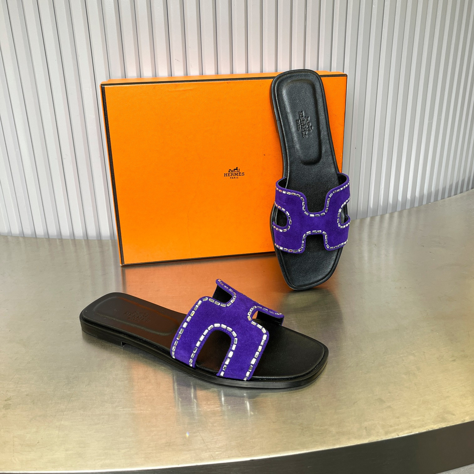ua H**mes oran sandal
