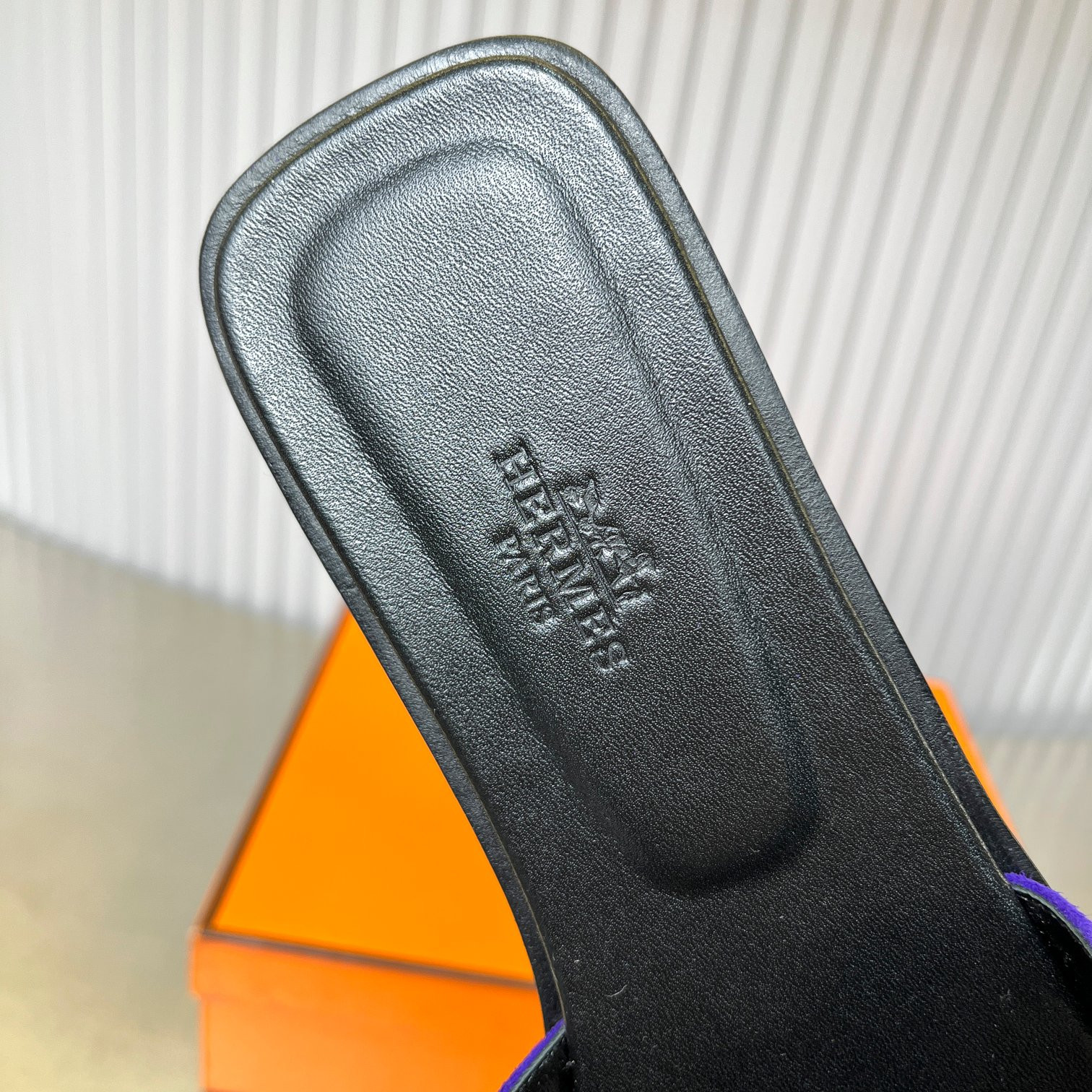 ua H**mes oran sandal