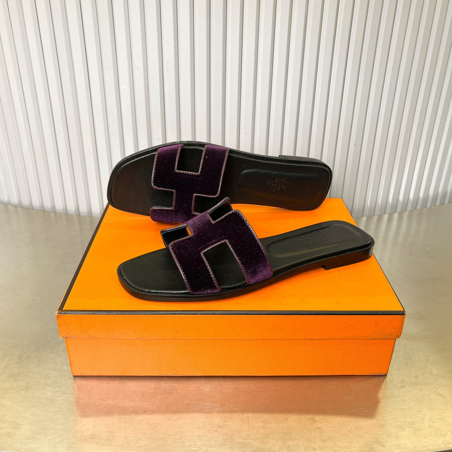ua H**mes oran sandal