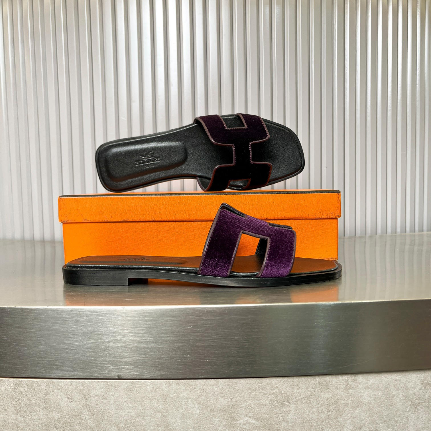 ua H**mes oran sandal