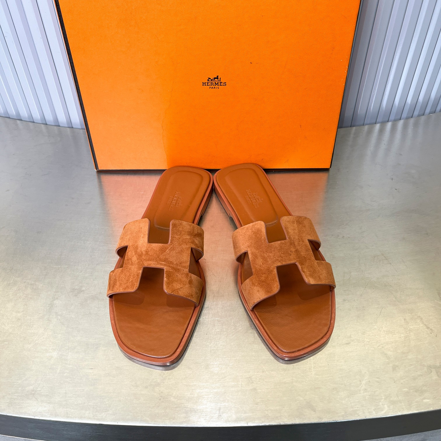 ua H**mes oran sandal