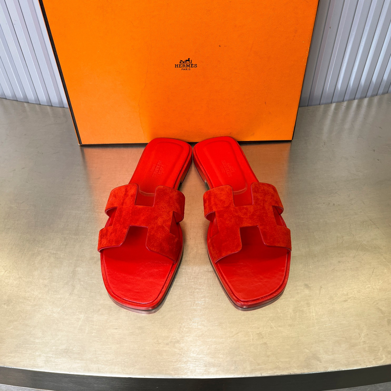 ua H**mes oran sandal