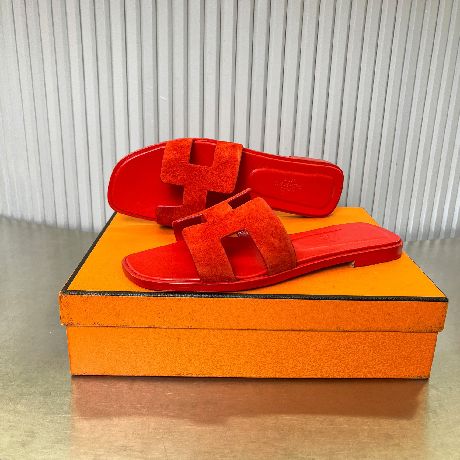 ua H**mes oran sandal