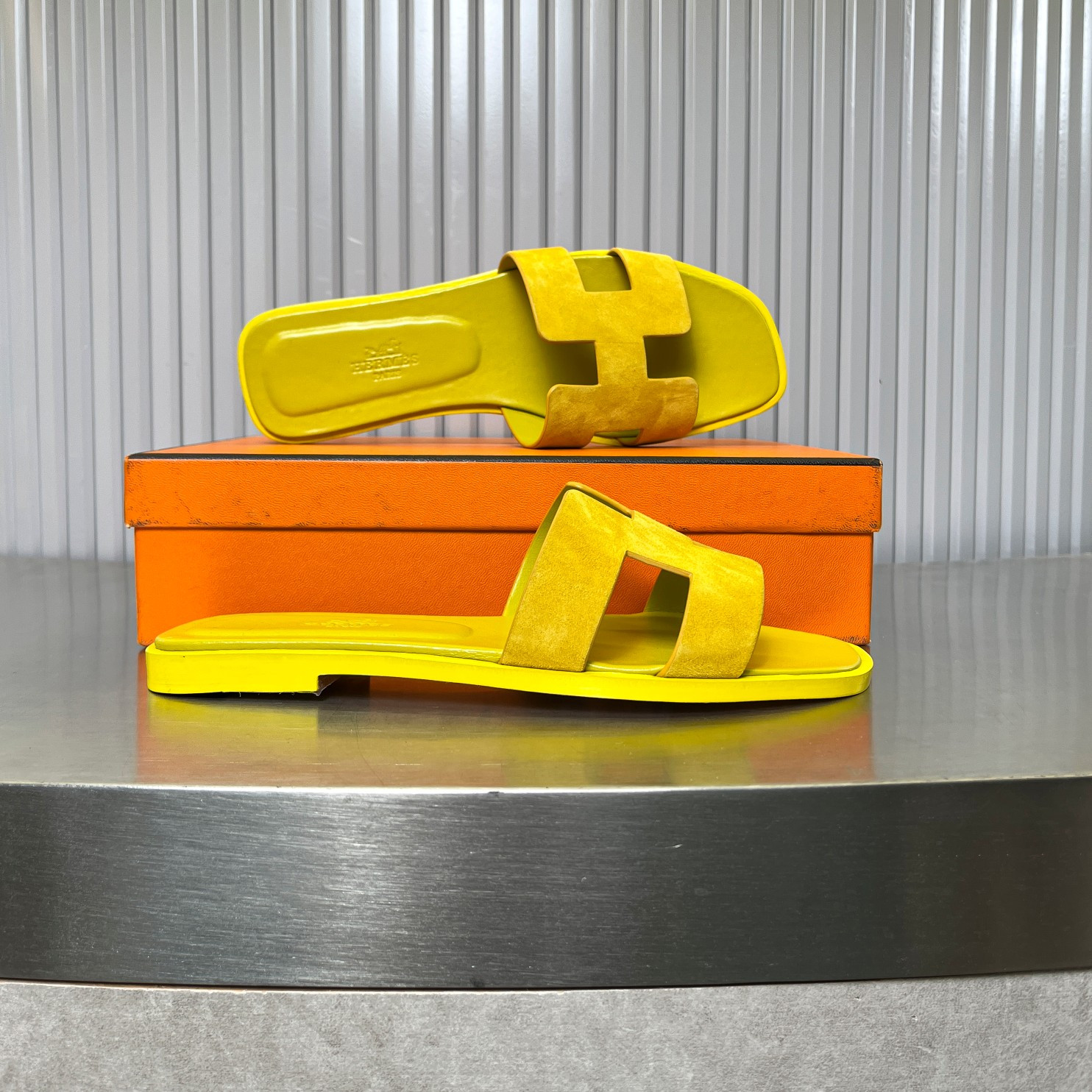 ua H**mes oran sandal