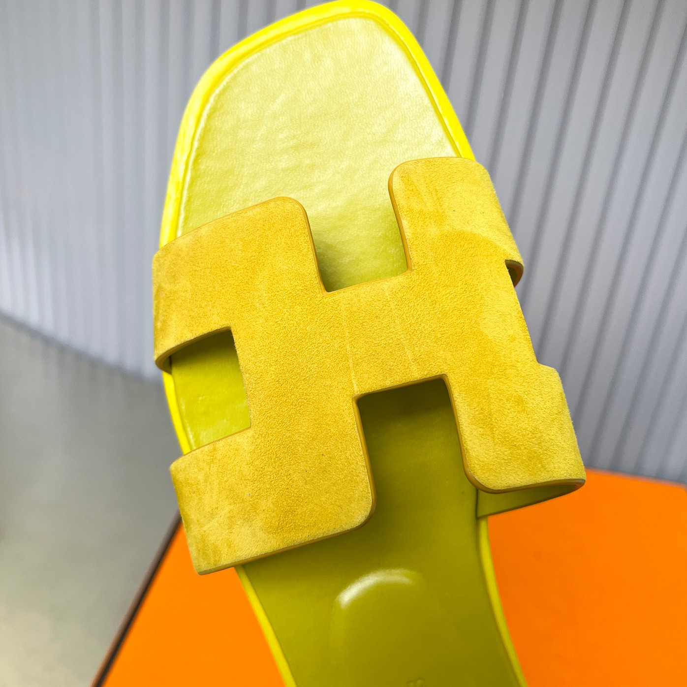 ua H**mes oran sandal