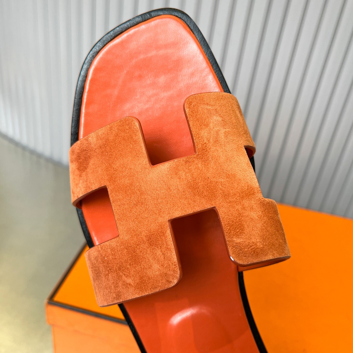 ua H**mes oran sandal