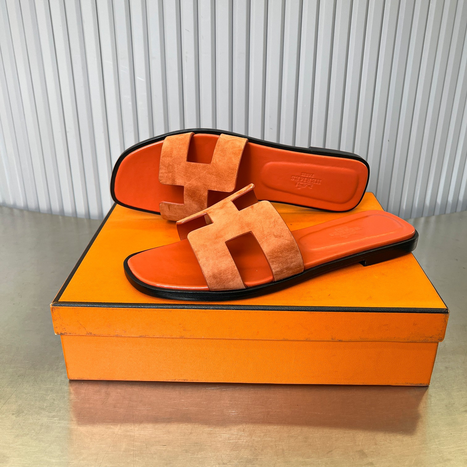 ua H**mes oran sandal