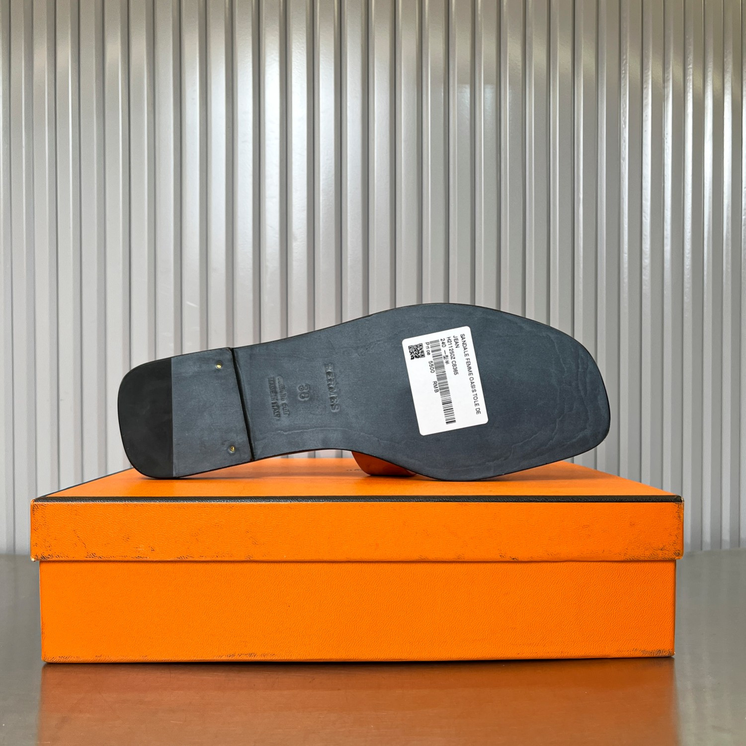 ua H**mes oran sandal