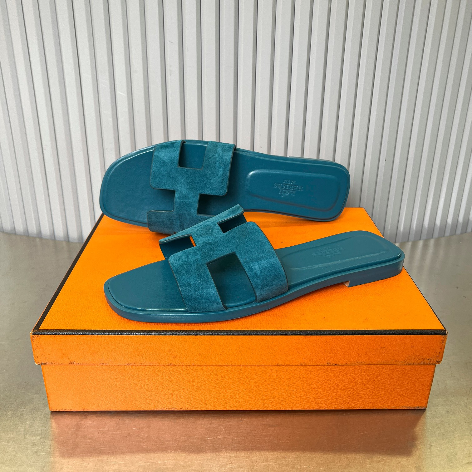 ua H**mes oran sandal