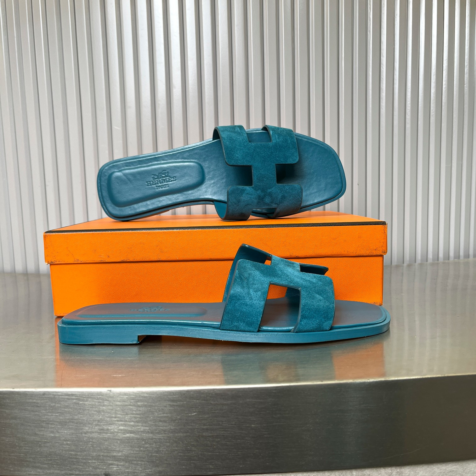 ua H**mes oran sandal