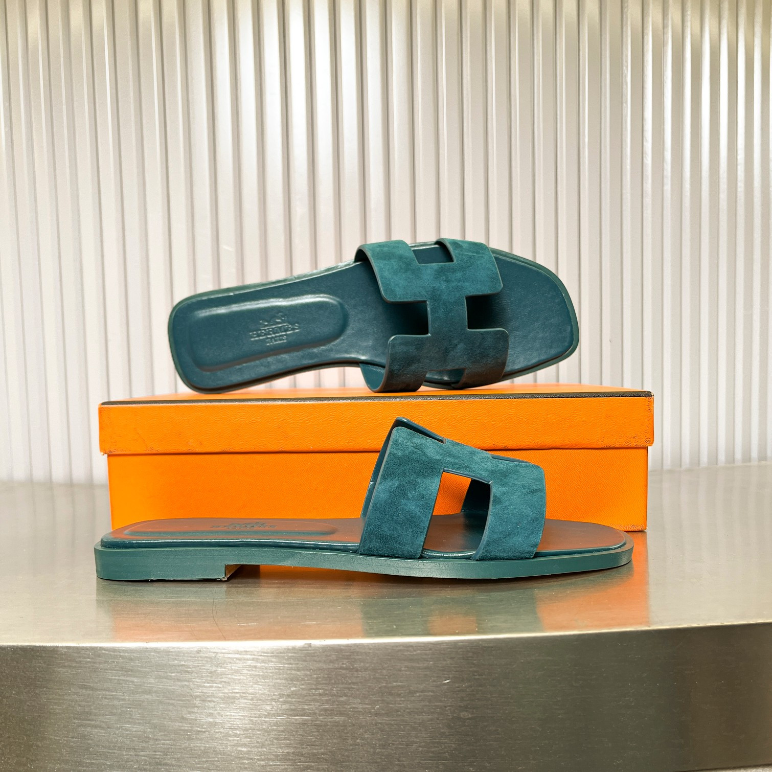 ua H**mes oran sandal