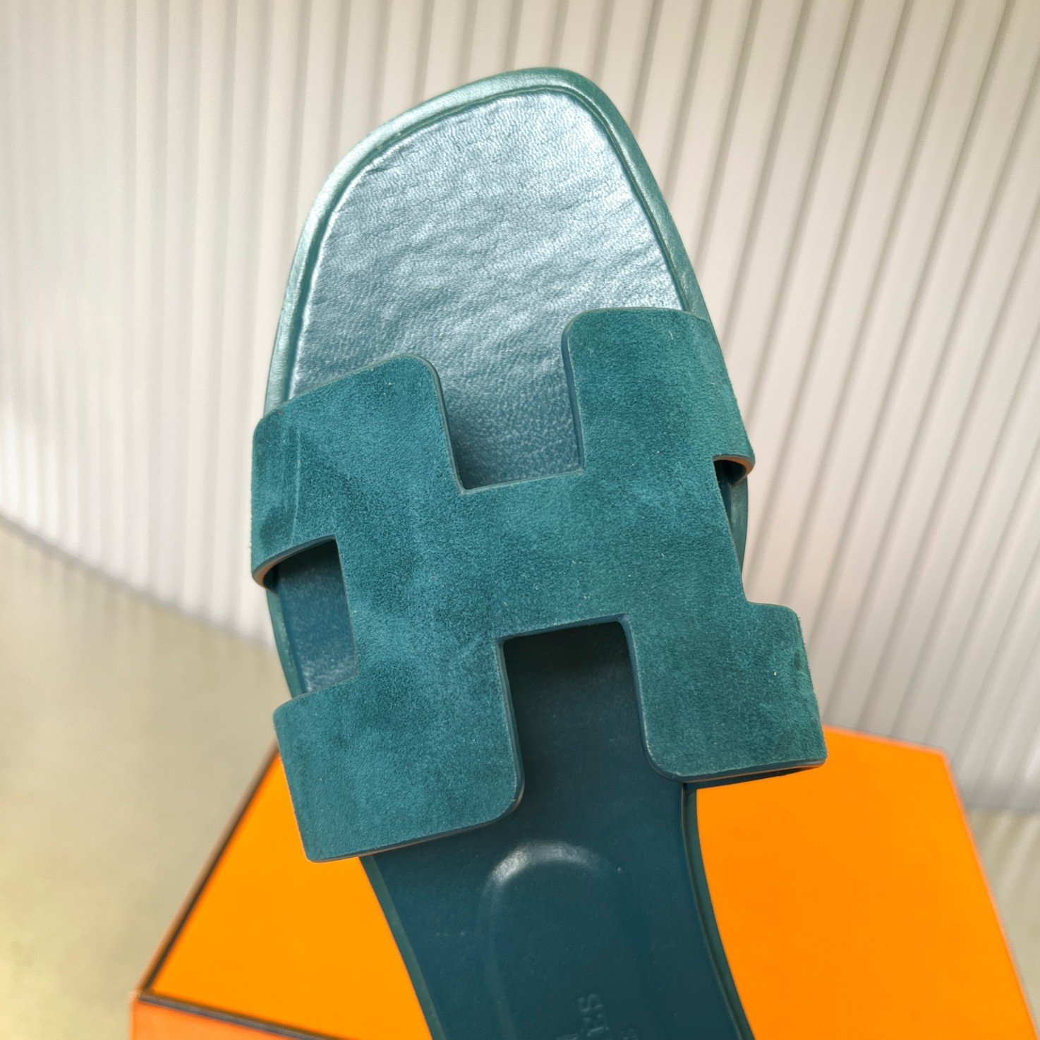 ua H**mes oran sandal