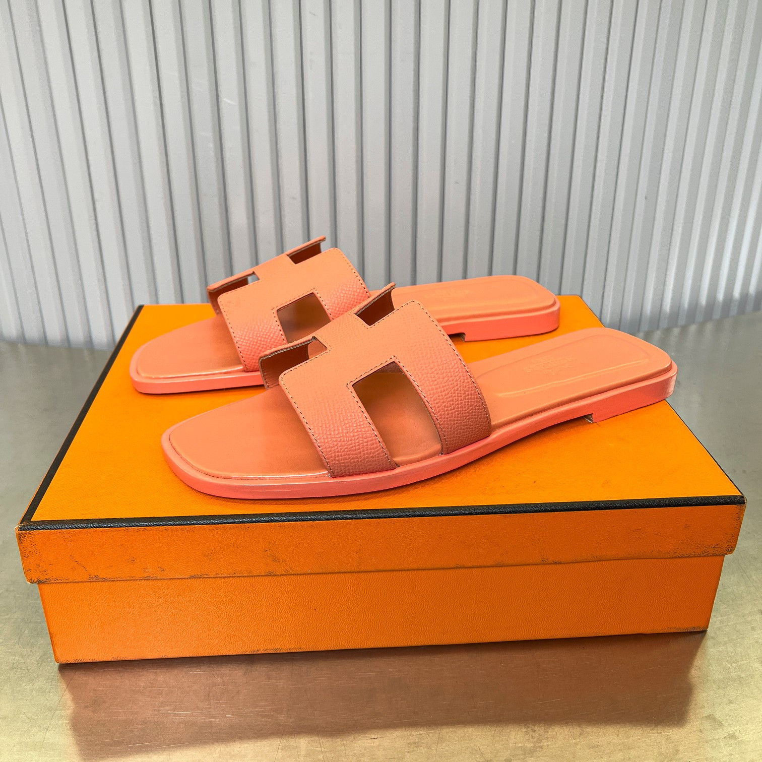 ua H**mes oran sandal