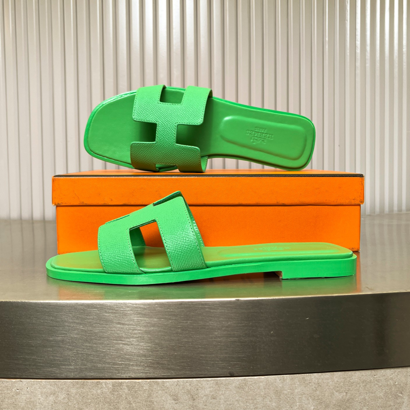 ua H**mes oran sandal
