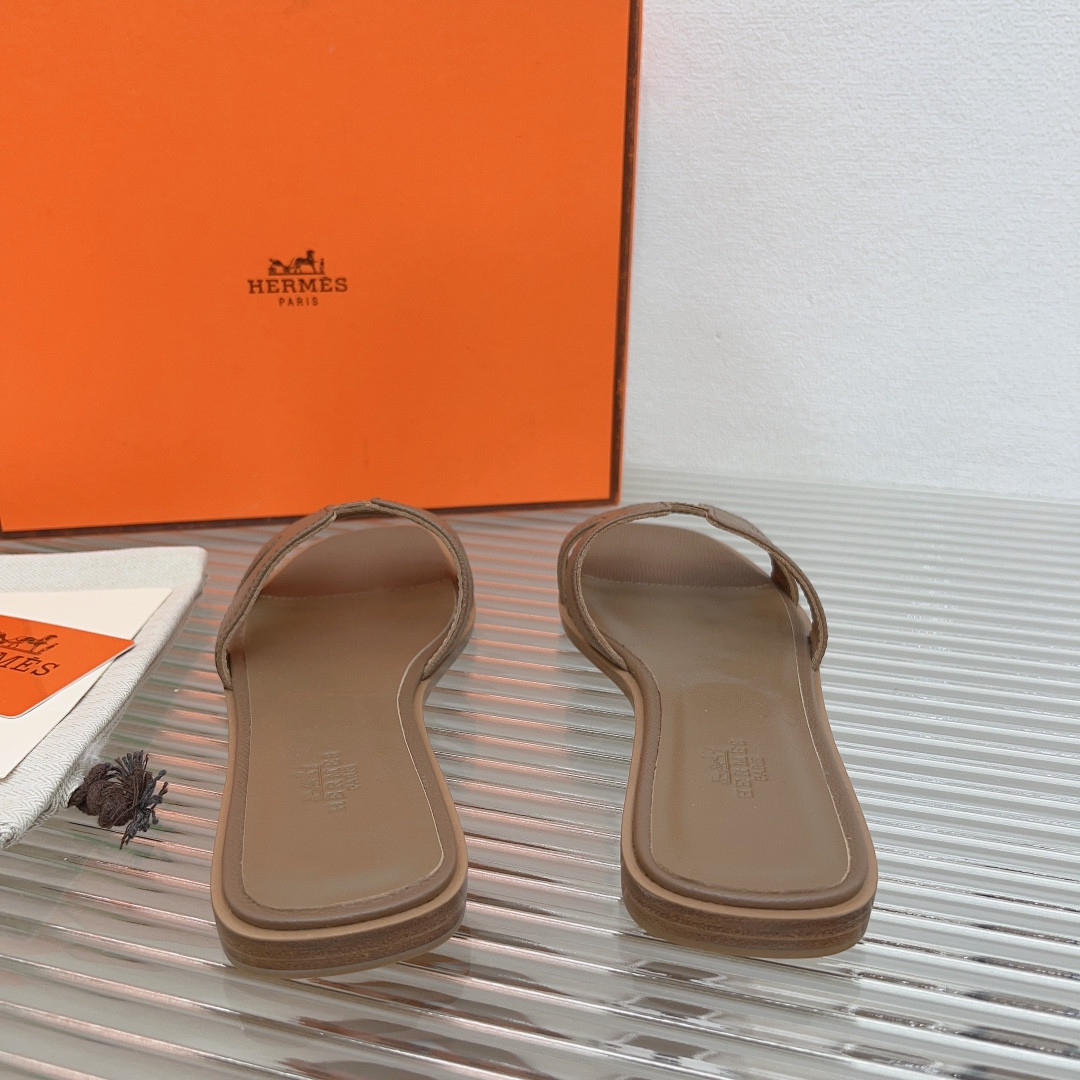 ua H**mes oran sandal