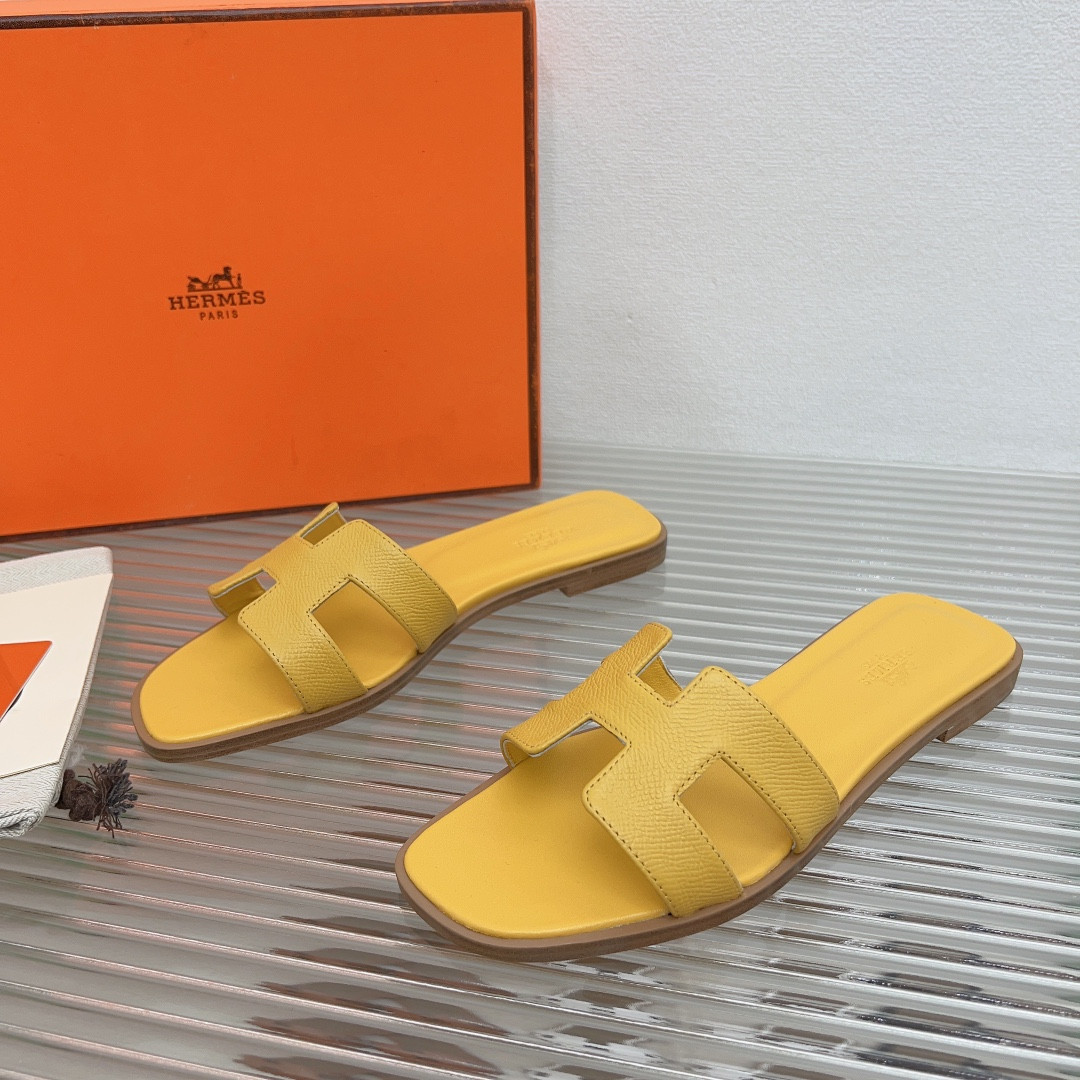 ua H**mes oran sandal