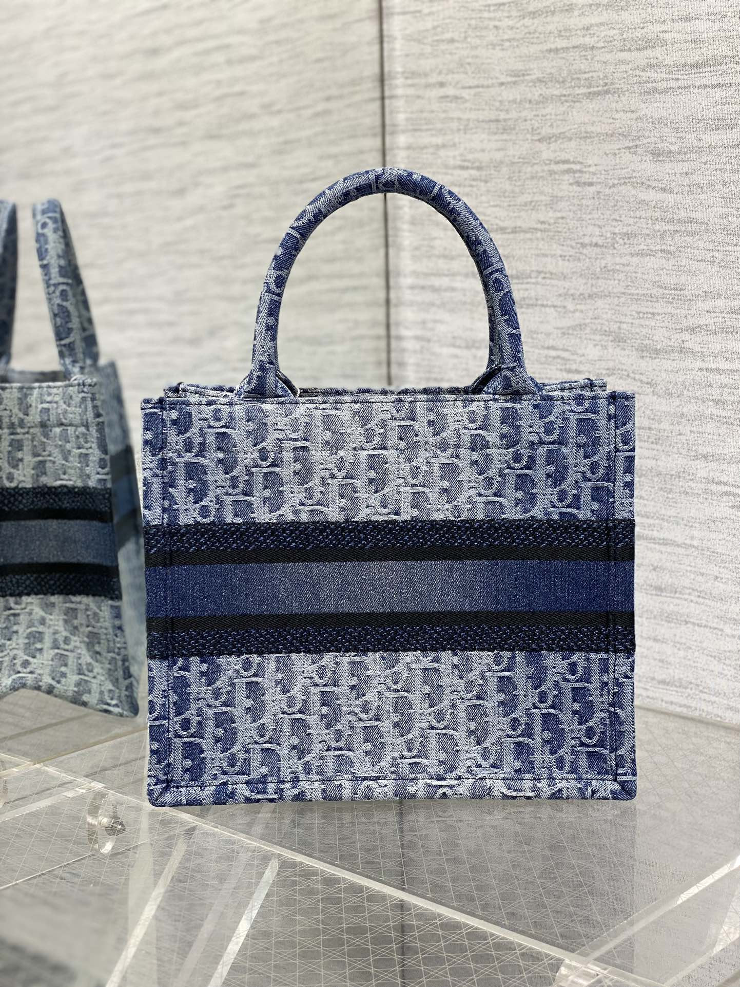 large d*or book tote blue De*1m d*or oblique jacquard 26x8x22cm