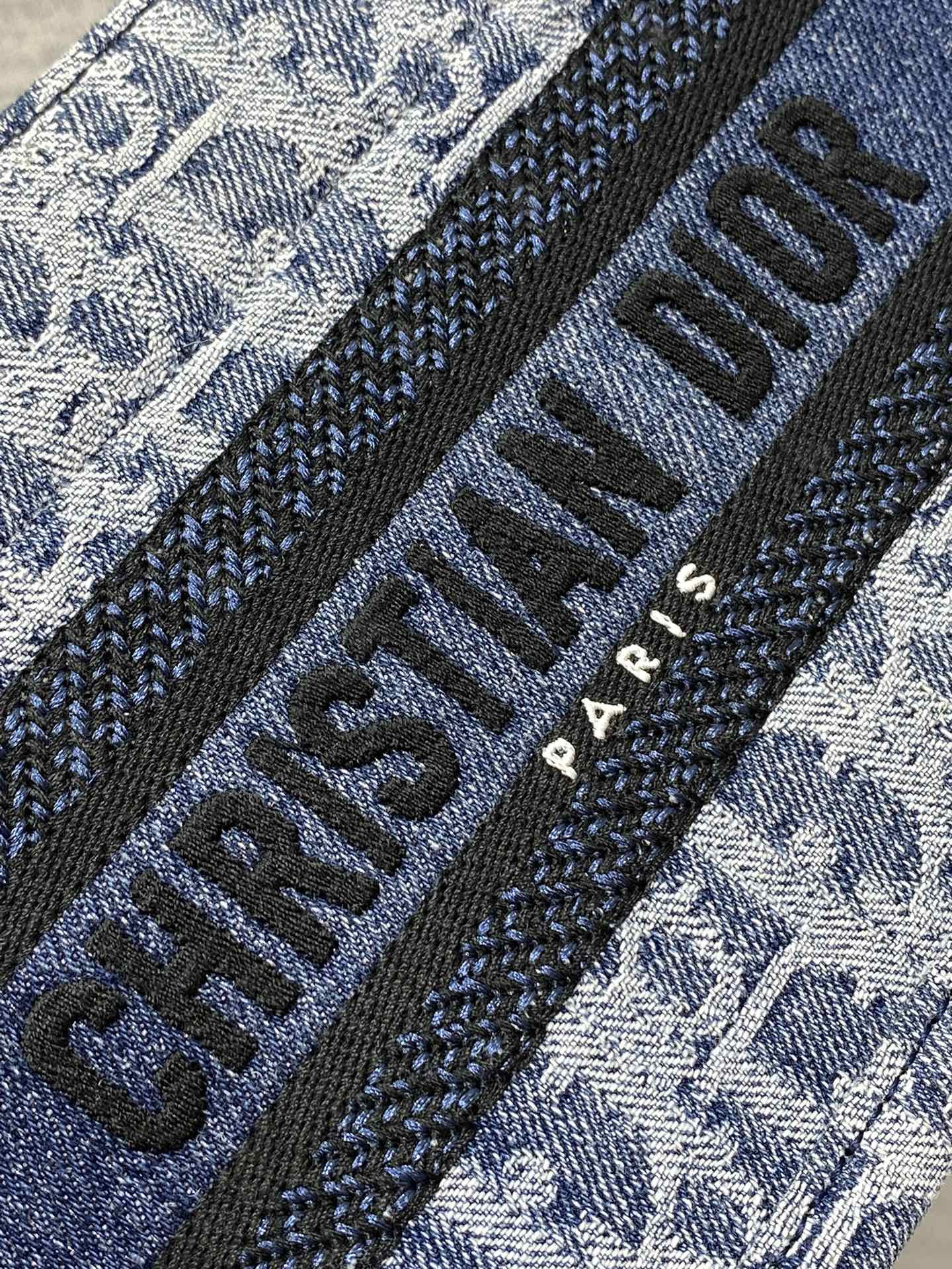 mini d*or book tote blue De*1m d*or oblique jacquard 21.5 x 13 x 7.5 cm